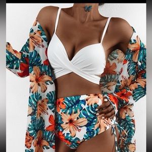 Floral & tropical twist bikini